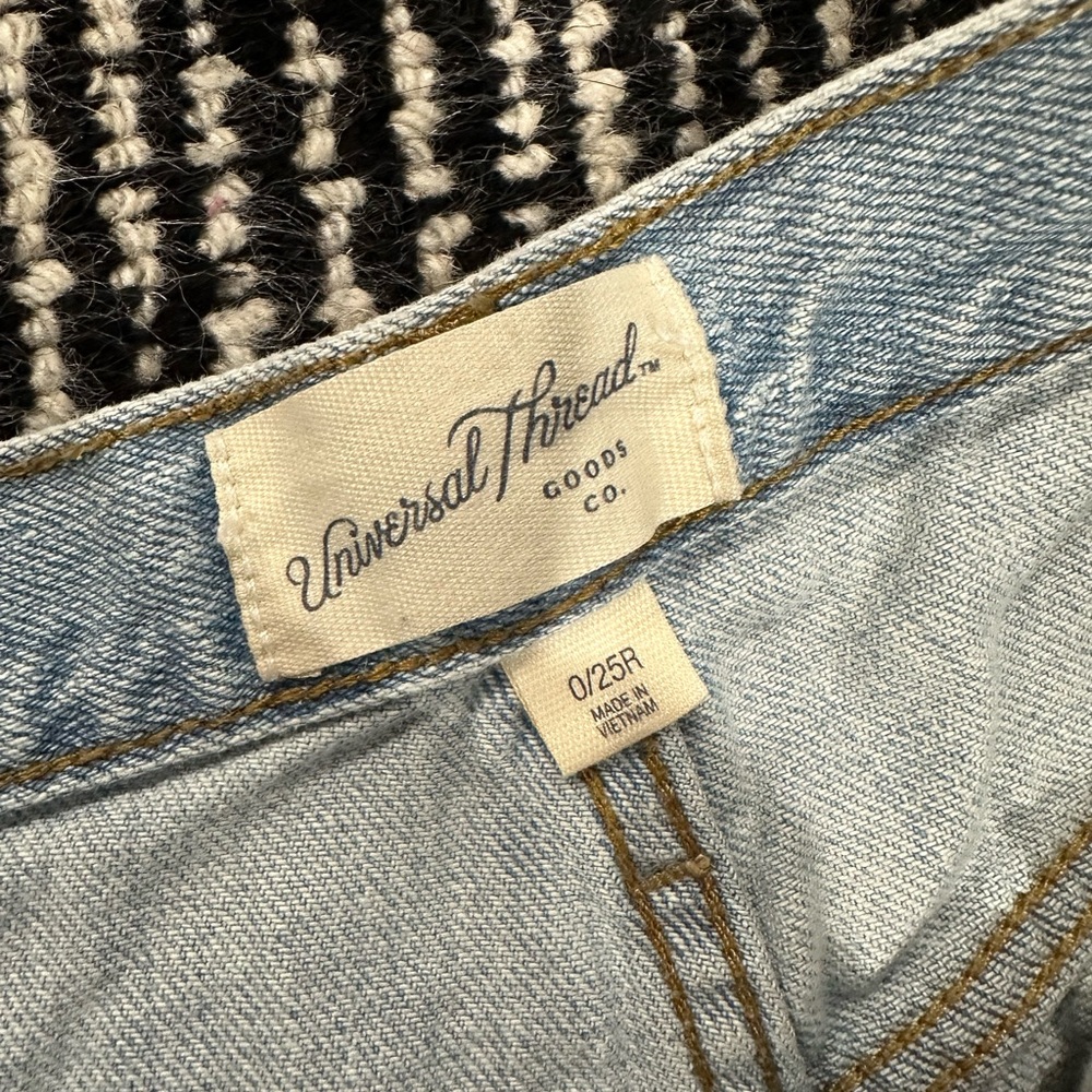 Universal Thread - boyfriend jeans - Picture 4 of 4
